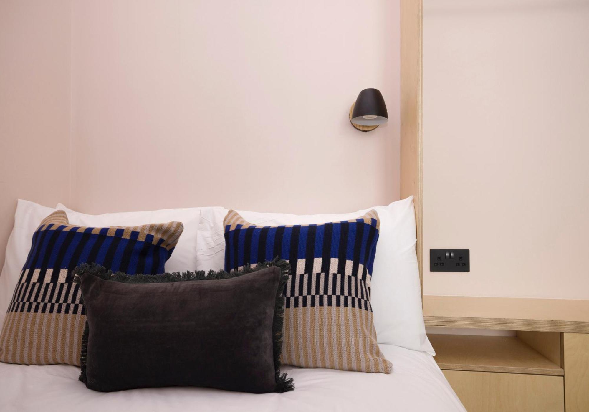 Charming Studios Near Holyrood Park & Calton Hill إدنبرة الغرفة الصورة