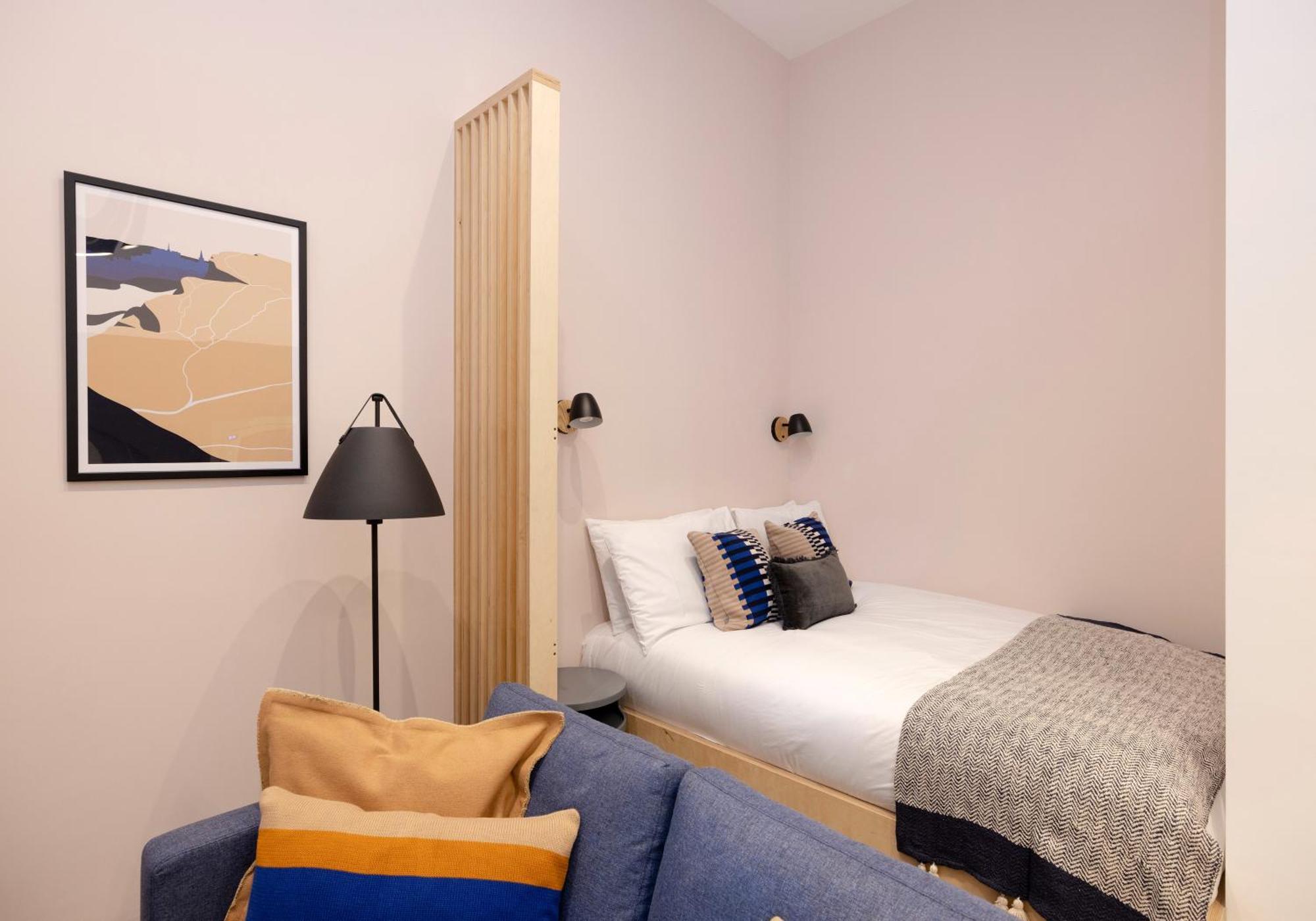 Charming Studios Near Holyrood Park & Calton Hill إدنبرة الغرفة الصورة
